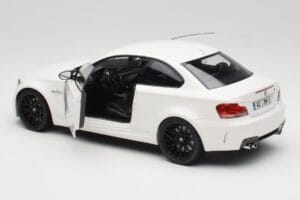 BMW 1M Coupe E82 Blanc Minichamps 1:18 110020022 Métal — image 5 sur 8