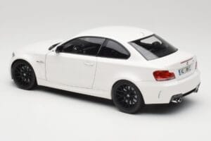 BMW 1M Coupe E82 Blanc Minichamps 1:18 110020022 Métal — image 7 sur 8