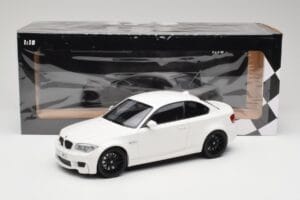 BMW 1M Coupe E82 Blanc Minichamps 1:18 110020022 Métal — image 8 sur 8