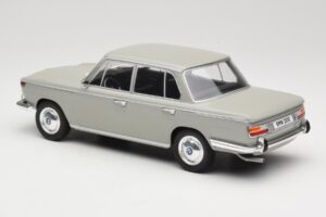 BMW 2000 TI Gris MCG 1:18 MCG18112 Métal — image 5 sur 6