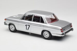 BMW 2000 Ti #17 J. Ickx / H. Hahne 24 Hours of Spa 1966 Winners Minichamps 1:18 107662517 Résine — image 5 sur 6