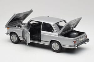 BMW 2002 Tii Polaris Argent AUTOart 1:18 80430146517 Métal — image 5 sur 8