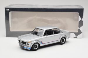 BMW 2002 Turbo E10 Argent Minichamps 1:18 155026201 Métal — image 6 sur 6