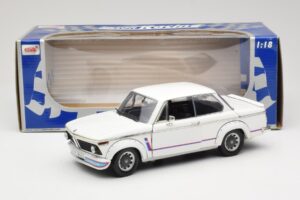 BMW 2002 Turbo E10 Blanc Anson 1:18 30393 Métal — image 8 sur 8