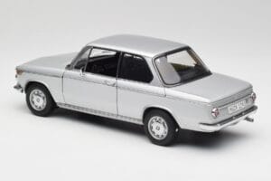 BMW 2002tii Argent AUTOart 1:18 80430151479 Métal — image 7 sur 8