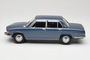 BMW 2500 E3 Blue Metallic Minichamps 1:18 155029200 Métal — image 3 sur 6