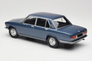BMW 2500 E3 Blue Metallic Minichamps 1:18 155029200 Métal — image 5 sur 6