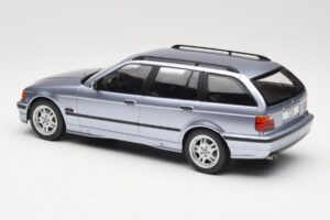 BMW 3 Series E36 Touring Blue Metallic MCG 1:18 MCG18365 Métal — image 5 sur 6