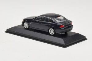 BMW 3 Series E90 Dark Blue Metallic Minichamps 1:43 80420392151-R Métal — image 4 sur 5