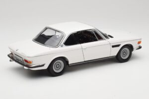 BMW 3.0 CSi E9 Blanc Minichamps 1:18 180029026 Métal — image 3 sur 8