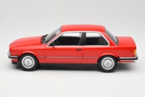 BMW 323i E21 Rouge Minichamps 1:18 155026000 Métal — image 3 sur 6