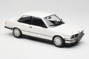 BMW 323i E21 Blanc Minichamps 1:18 155026005 Métal — image 4 sur 6