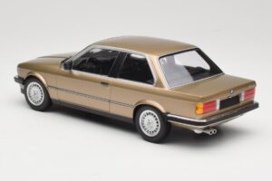 BMW 323i E30 Brown Metallic Minichamps 1:18 155026004 Métal — image 5 sur 6