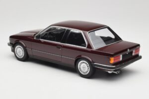 BMW 323i E30 Dark Red Metallic Minichamps 1:18 155026007 Métal — image 5 sur 6