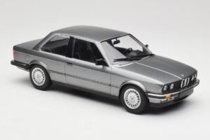 BMW 323i E30 Grey Metallic Minichamps 1:18 155026006 Métal — image 4 sur 6