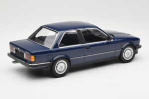 BMW 323i E30 Saturn Blue Minichamps 1:18 155026009 Métal — image 2 sur 6