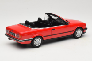 BMW 325i E30 Cabriolet Rouge Vif Otto 1:18 OT1194 Résine — image 2 sur 6