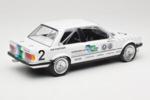 BMW 325i E30 #2 O. Manthey Vogelsang Automobile 3rd Place Eifel Race DTM 1986 Minichamps 1:18 155862602 Métal — image 2 sur 6