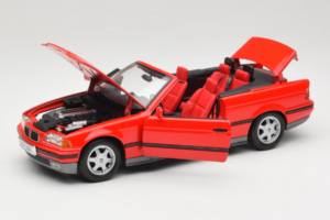 BMW 325i E36 Cabriolet Rouge Maisto 1:18 50229 Métal — image 2 sur 8