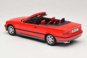 BMW 325i E36 Cabriolet Rouge Maisto 1:18 50229 Métal — image 7 sur 8