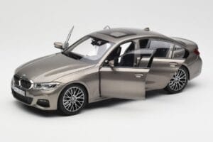BMW 330i G20 Argent Norev 1:18 183275 Métal — image 2 sur 8