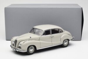 BMW 501 Cortina Gris AUTOart 1:18 80430393098 Métal — image 8 sur 8