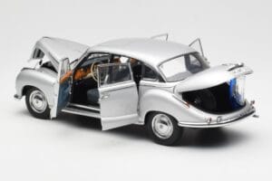 BMW 502 2.6 Luxus Super Argent AUTOart 1:18 70593 Métal — image 5 sur 8