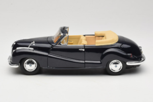 BMW 502 Cabriolet Noir Maisto 1:18 31817 Métal — image 4 sur 8