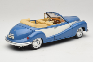 BMW 502 Cabriolet Bleu Tchibo 1:18 45396 Métal — image 3 sur 8