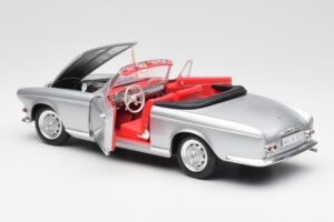 BMW 503 Argent Revell 1:18 18787 Métal — image 5 sur 8