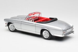BMW 503 Argent Revell 1:18 18787 Métal — image 7 sur 8
