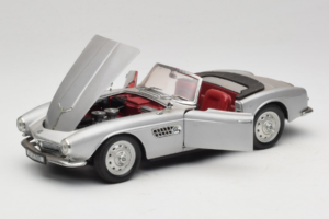 BMW 507 Cabriolet Argent Revell 1:18 8829 Métal — image 2 sur 8
