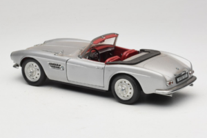 BMW 507 Cabriolet Argent Revell 1:18 8829 Métal — image 7 sur 8