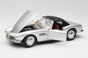 BMW 507 Argent Revell 1:18 9034 Métal — image 2 sur 8