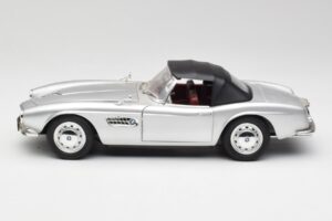 BMW 507 Argent Revell 1:18 9034 Métal — image 4 sur 8