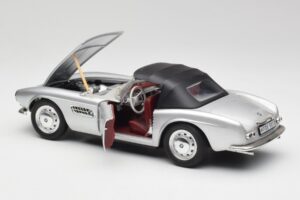 BMW 507 Argent Revell 1:18 9034 Métal — image 5 sur 8