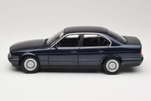 BMW 535i E34 Blue Metallic Minichamps 1:18 100024004 Métal — image 4 sur 8