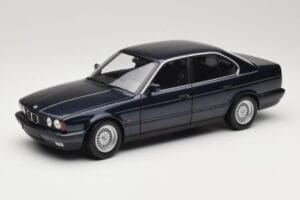 BMW 535i E34 Blue Metallic Minichamps 1:18 100024004 Métal