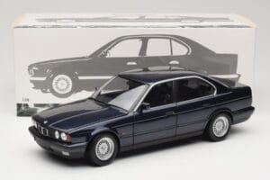 BMW 535i E34 Blue Metallic Minichamps 1:18 100024004 Métal — image 8 sur 8