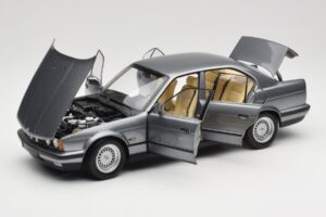 BMW 535i E34 Gris Métallisé Minichamps 1:18 100024008 Métal — image 2 sur 8