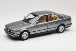 BMW 535i E34 Gris Métallisé Minichamps 1:18 100024008 Métal