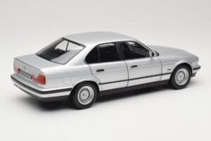 BMW 535i E34 Argent Minichamps 1:18 100024005 Métal — image 3 sur 8