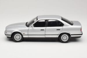 BMW 535i E34 Argent Minichamps 1:18 100024005 Métal — image 4 sur 8