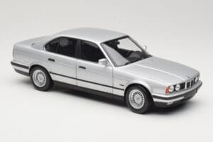BMW 535i E34 Argent Minichamps 1:18 100024005 Métal — image 6 sur 8