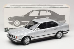 BMW 535i E34 Argent Minichamps 1:18 100024005 Métal — image 8 sur 8