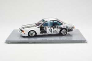 BMW 635 CSi E24 Art Car Robert Rauschenberg AUTOart 1:18 80430150924 Métal — image 3 sur 8