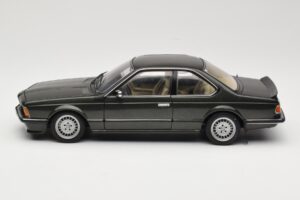 BMW 635 CSi E24 Malachit Green Metallic AUTOart 1:18 70522 Métal — image 4 sur 8