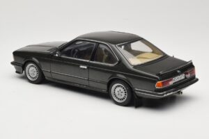 BMW 635 CSi E24 Malachit Green Metallic AUTOart 1:18 70522 Métal — image 7 sur 8