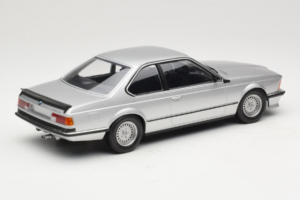 BMW 635 CSi E24 Argent Minichamps 1:18 155028107 Métal — image 2 sur 6
