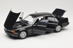 BMW 730i E32 Black Metallic Minichamps 1:18 100023002 Métal — image 2 sur 8
